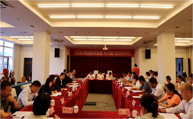 集團(tuán)張學(xué)武董事長赴西盟、孟連開展定點(diǎn)扶貧調(diào)研工作（圖）