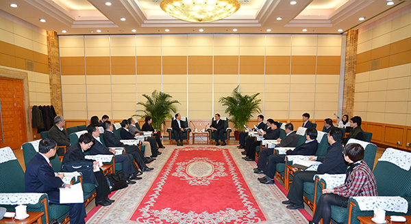 集團(tuán)張學(xué)武董事長(zhǎng)、姜巖總經(jīng)理一行拜會(huì)國(guó)家旅遊局李金早局長(zhǎng)（圖）