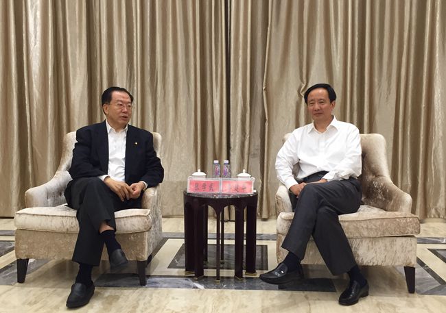 集團(tuán)張學(xué)武董事長會(huì)見寧夏回族自治區(qū)李建華書記（圖）